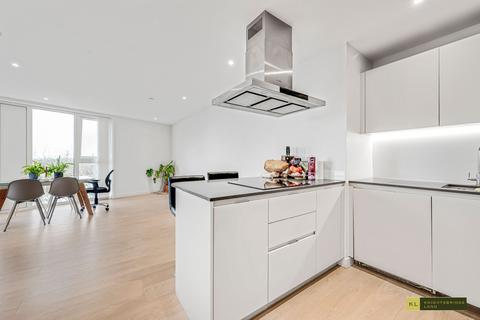 3 bedroom apartment for sale, 42 Newnton Close, London N4