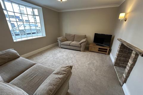 102 Hailgate, Howden, Goole, DN14 7SZ