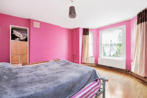 277a Uxbridge Road, London, W12 9DT