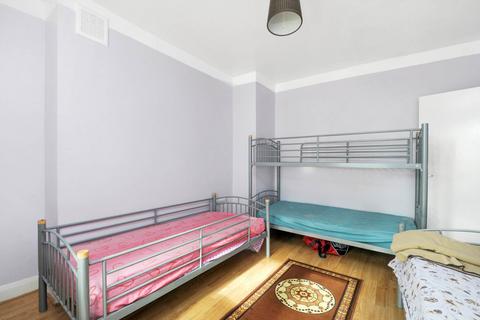 277a Uxbridge Road, London, W12 9DT