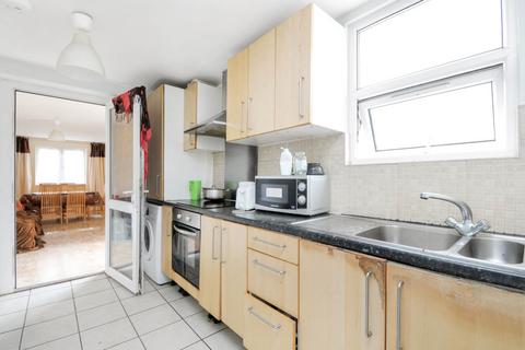 277a Uxbridge Road, London, W12 9DT