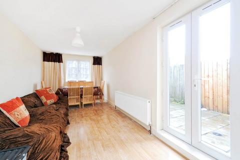 277a Uxbridge Road, London, W12 9DT