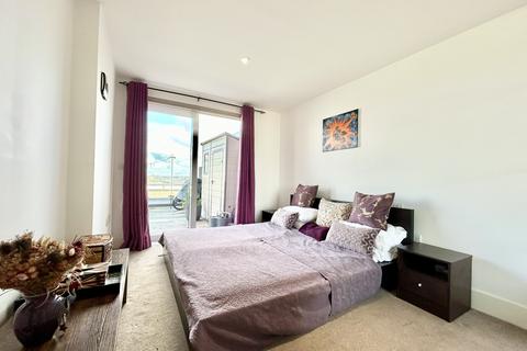 3 bedroom penthouse for sale, Warehouse Court, Woolwich, London SE18