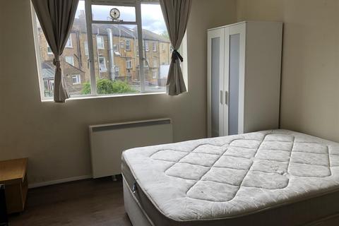 2 bedroom apartment to rent, Neeld Crescent, Hendon
