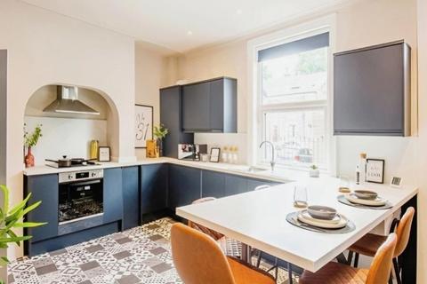 undefined, BILLS INCLUDED - Grosmont Place, Bramley, Leeds, LS13