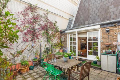 3 bedroom apartment for sale, Queen's Gate, London, SW7