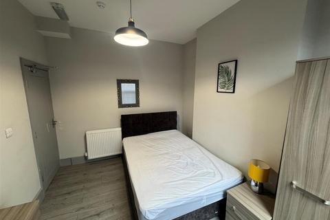 1 bedroom in a house share to rent, Clarendon Road, Manchester M16