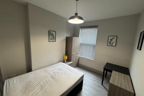 1 bedroom in a house share to rent, Clarendon Road, Manchester M16