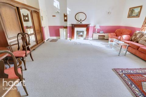 5, Beaumont Court Spring Hill, Lincoln, LN1 1HE