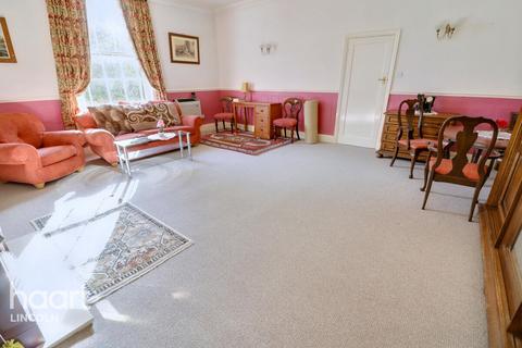 5, Beaumont Court Spring Hill, Lincoln, LN1 1HE