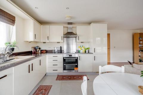 2 bedroom flat for sale, High Wycombe,  Buckinghamshire,  HP13