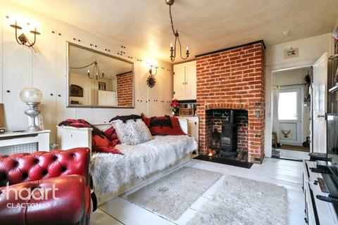 1 bedroom cottage for sale, Clacton Road, Clacton-On-Sea