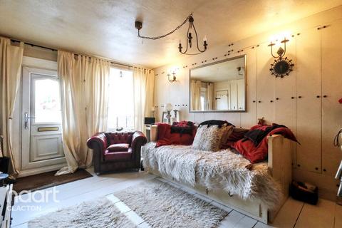 1 bedroom cottage for sale, Clacton Road, Clacton-On-Sea