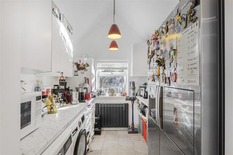 5 Charter Way, London, N14 4JS