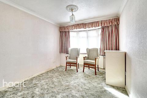 31 Westacott, Hayes, UB4 8AQ