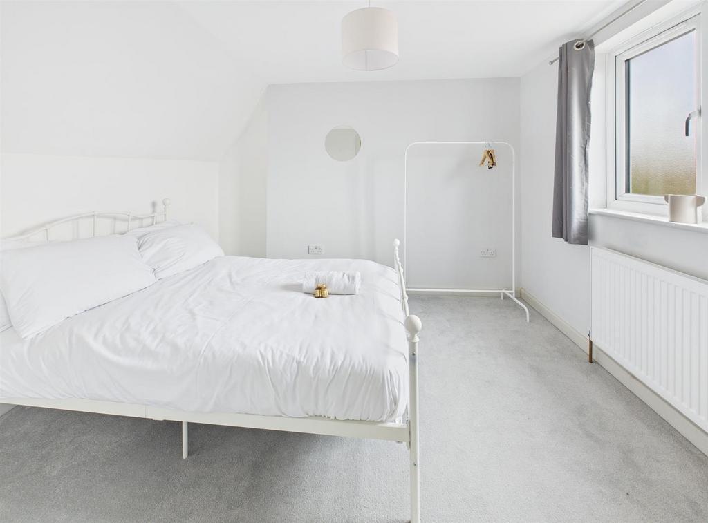Bedroom 5.jpg