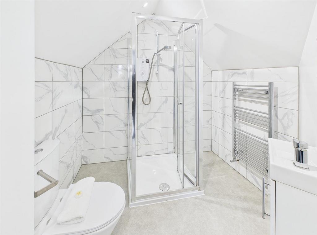 Bathroom 3 - 1.jpg