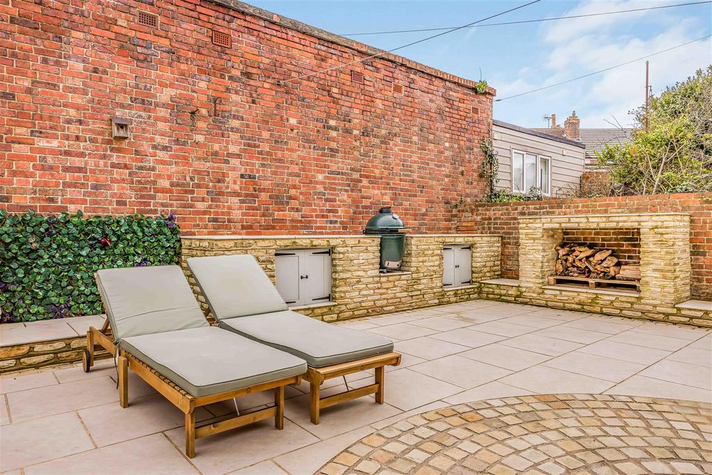 84 Northern Parade, Portsmouth-Small-Portico Market