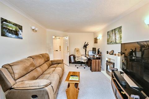1 bedroom retirement property for sale, Granville Road, Eastbourne
