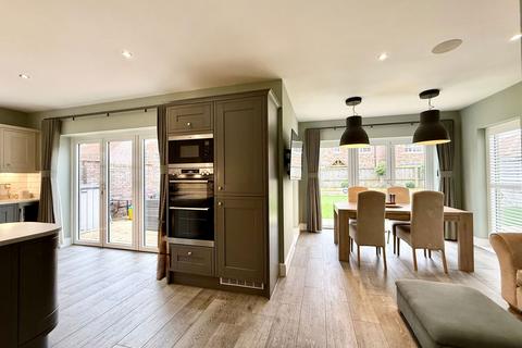 4 Orchard Park, Ulleskelf, Tadcaster, LS24 9FT