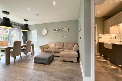4 Orchard Park, Ulleskelf, Tadcaster, LS24 9FT