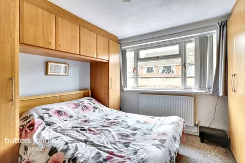 19 Deepdale Close, Stoke-on-trent, ST6 8XF