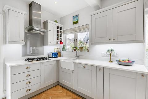 110 Merton Hall Road, London, SW19 3PZ
