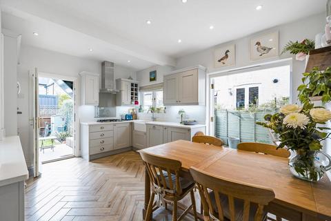 110 Merton Hall Road, London, SW19 3PZ