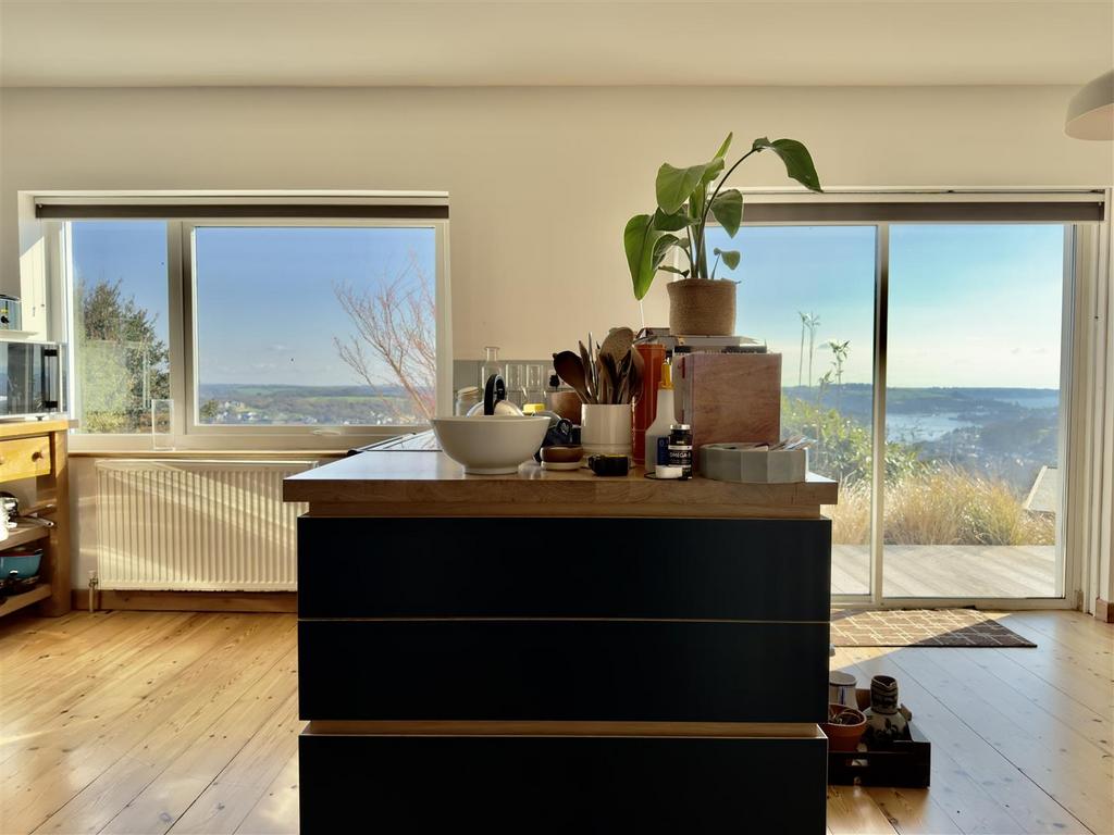 Kitchen Island.jpeg