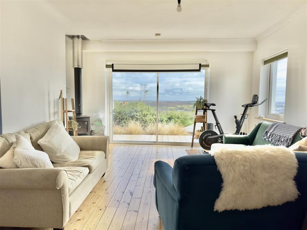 Living room.jpeg