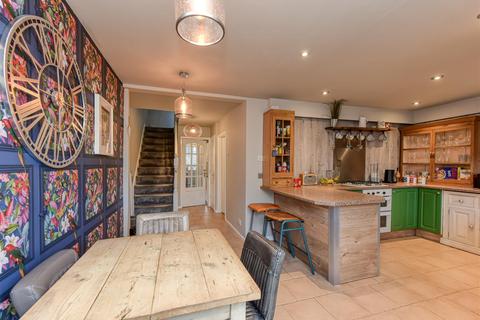 3 bedroom semi-detached house for sale, 13 The Square, Pattingham, Wolverhampton, WV6 7BZ