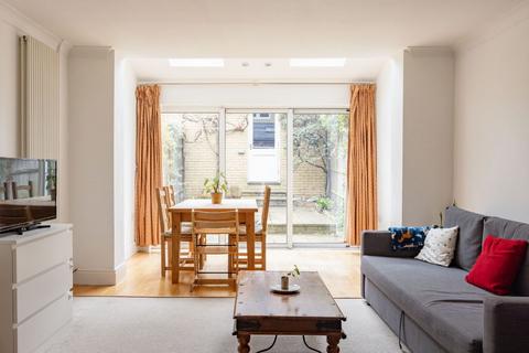 3 bedroom terraced house for sale, Dorchester Mews, St Margarets