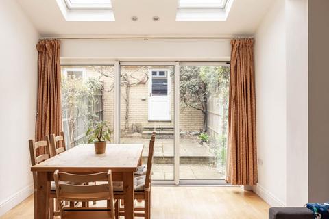 3 bedroom terraced house for sale, Dorchester Mews, St Margarets