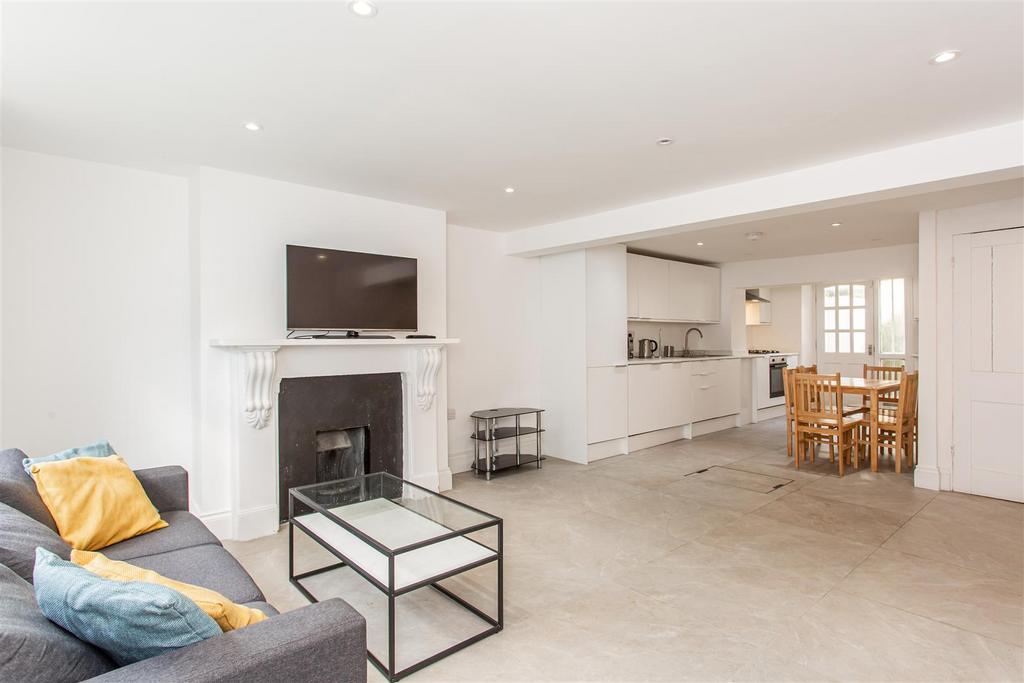 Large Kitchen/Dining Room
