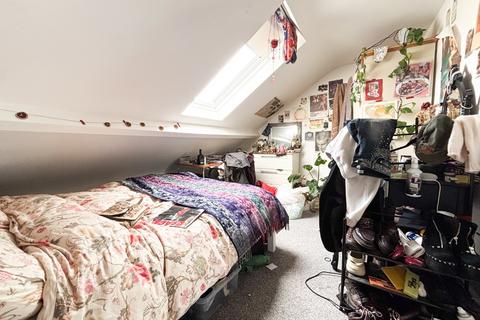5 bedroom maisonette to rent, Stottbury Road, Bristol BS7