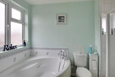 27 Brookside Way, Croydon, CR0 7RR