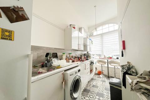 4 bedroom terraced house to rent, Hillgrove Street, Bristol BS2