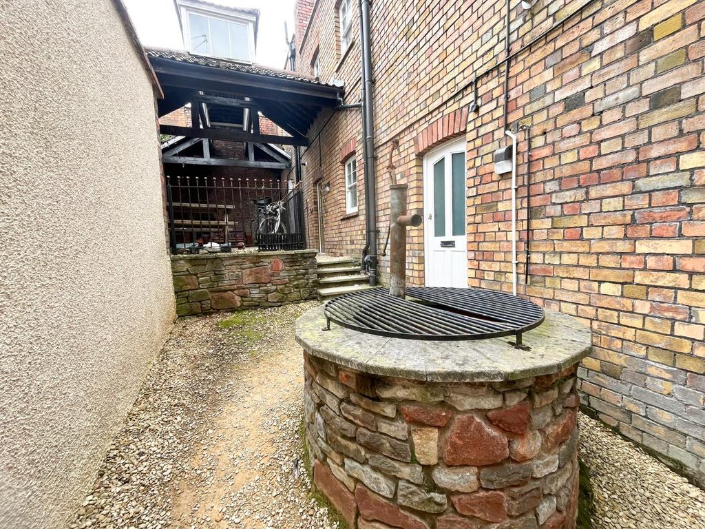 Communal Outside