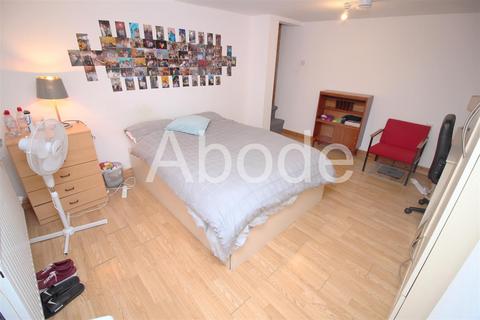 4 bedroom house to rent, Royal Park Grove, Hyde Park, Leeds