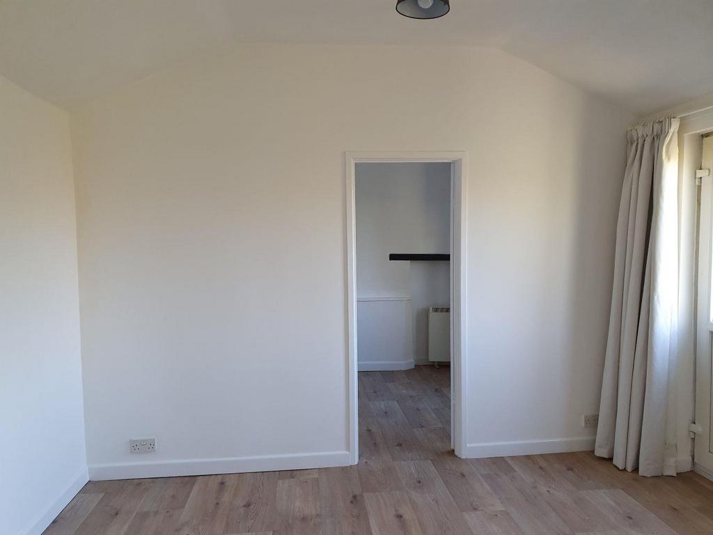 Lounge to bedroom.jpg
