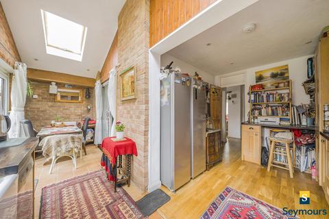 2 bedroom bungalow for sale, Weydown Close, Surrey GU2