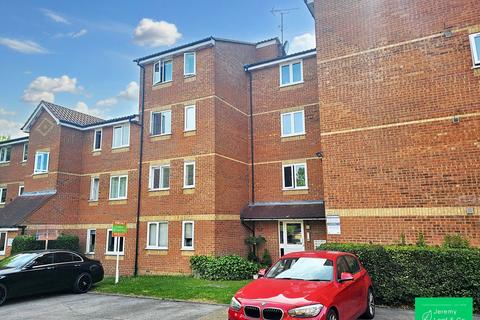 Flat 3, 7 Blackdown Close, London, N2 8JF