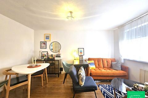 Flat 3, 7 Blackdown Close, London, N2 8JF