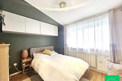 Flat 3, 7 Blackdown Close, London, N2 8JF