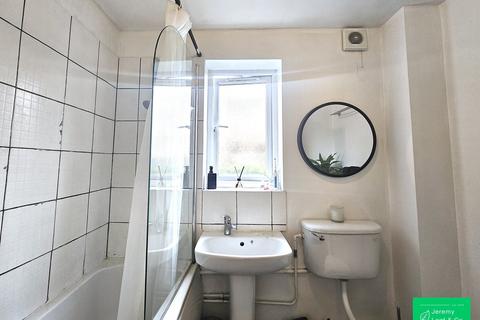 Flat 3, 7 Blackdown Close, London, N2 8JF