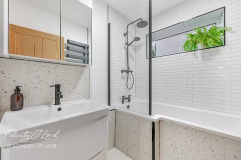 9 Greyladies Gardens, London, SE10 8AU