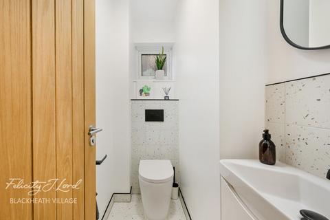 9 Greyladies Gardens, London, SE10 8AU
