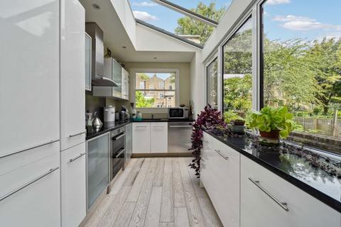 18a Rees Street, London, N1 7AR