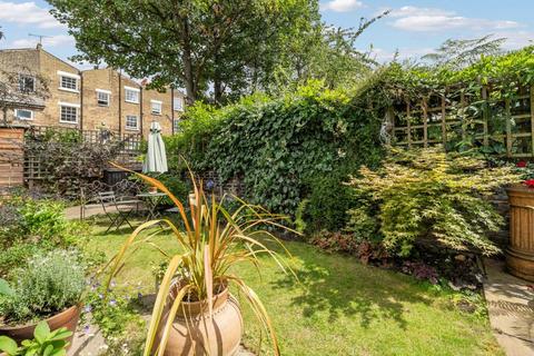 18a Rees Street, London, N1 7AR