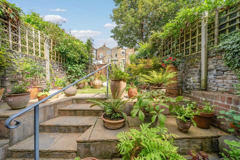 18a Rees Street, London, N1 7AR